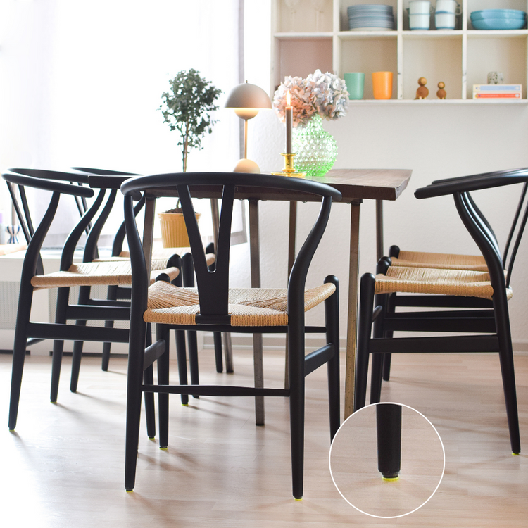 Filt puder til designerstole lavet af bæredygtige materialer fra tennis bold